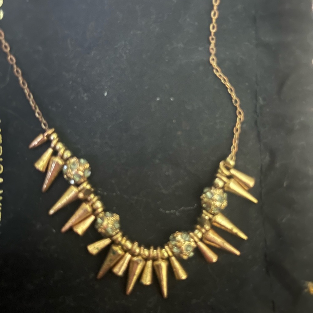 Elegant Gold Spike Necklace